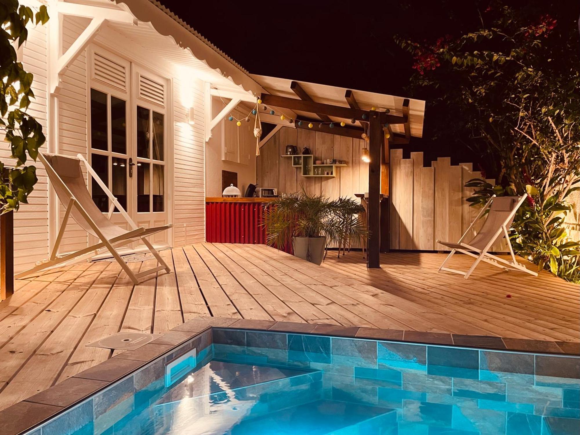 Les Coulirooms - Suite Avec Jacuzzi Et Grande Terrasse Sainte-Anne  Exterior photo
