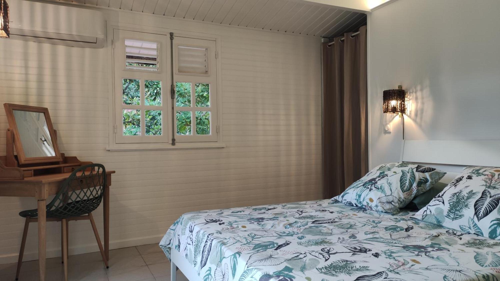 Les Coulirooms - Suite Avec Jacuzzi Et Grande Terrasse Sainte-Anne  Exterior photo